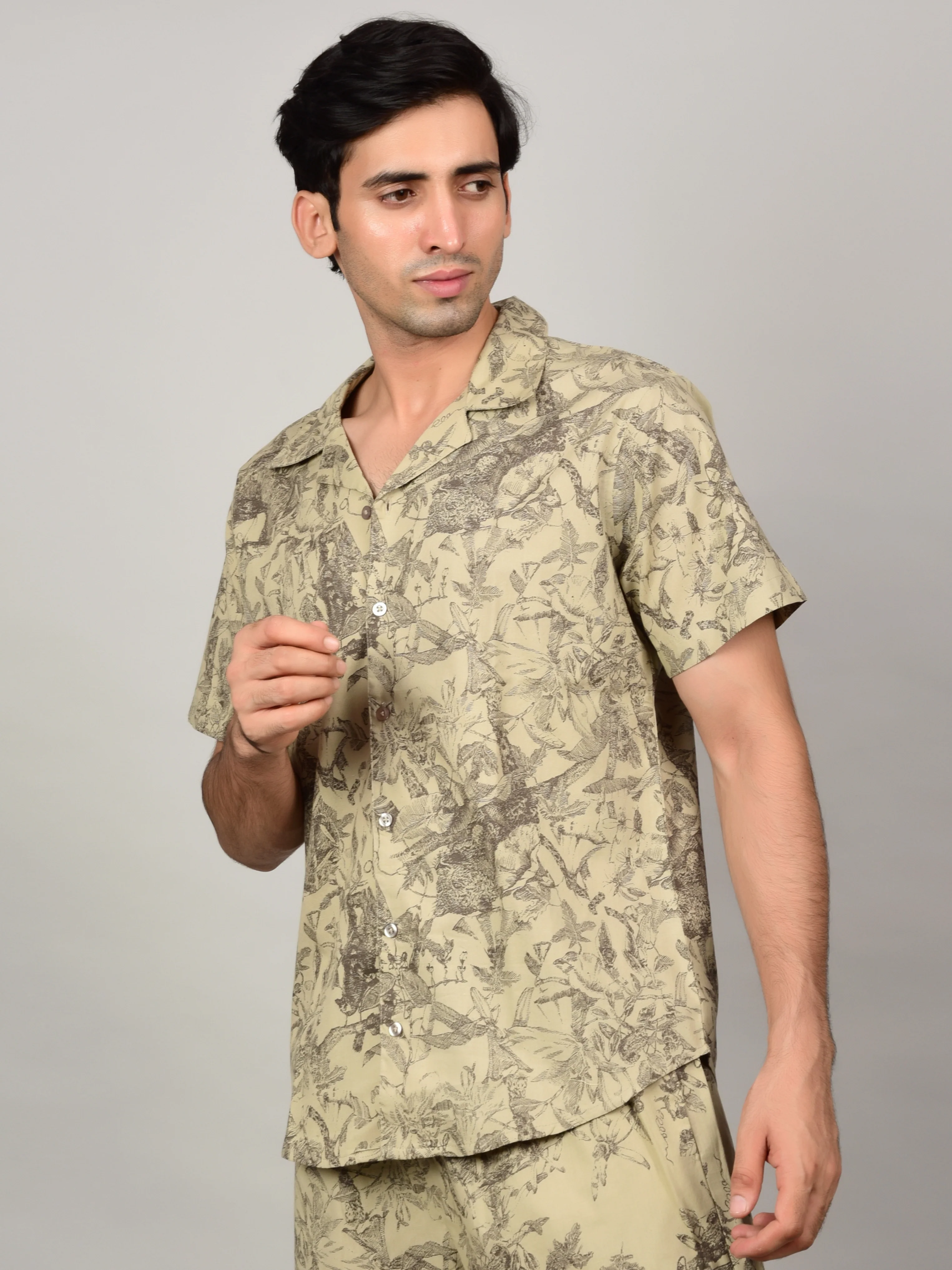 Men's Light Olive Floral Print Casual Shirt - Image 3