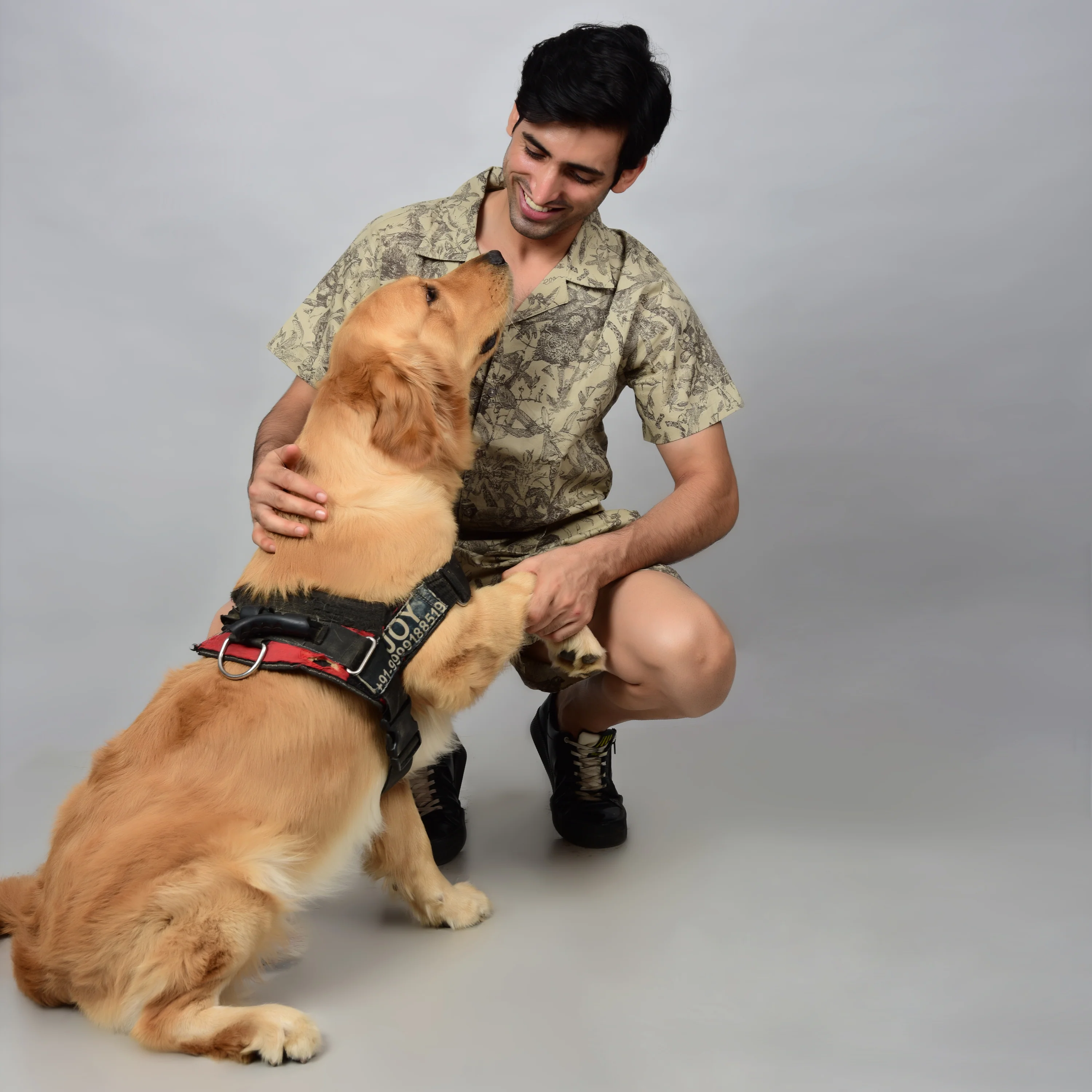 Men's Light Olive Floral Print Casual Short - Image 7
